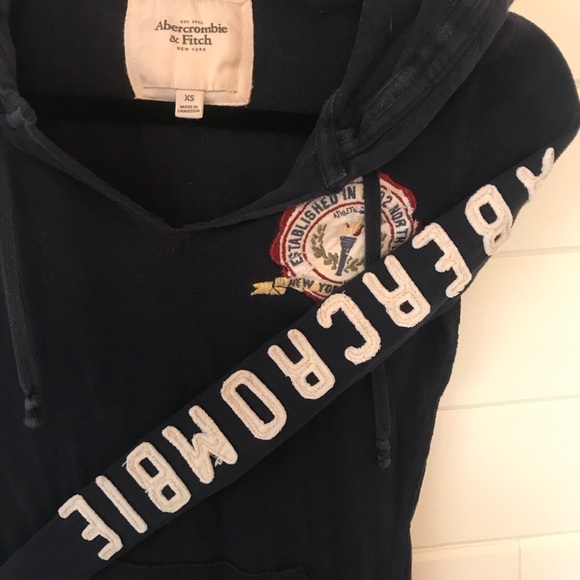 Abercrombie & Fitch Tops - Vintage Abercrombie sweatshirt
